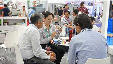 888.BY集团电子游戏署理商展会洽谈实拍图